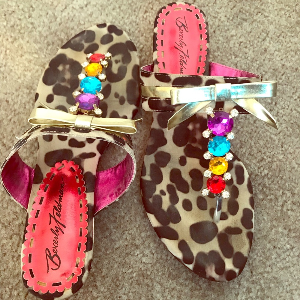 Sandals with stones